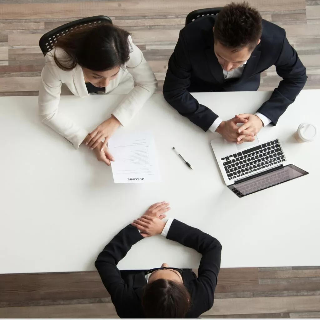 отказа в приеме на работу